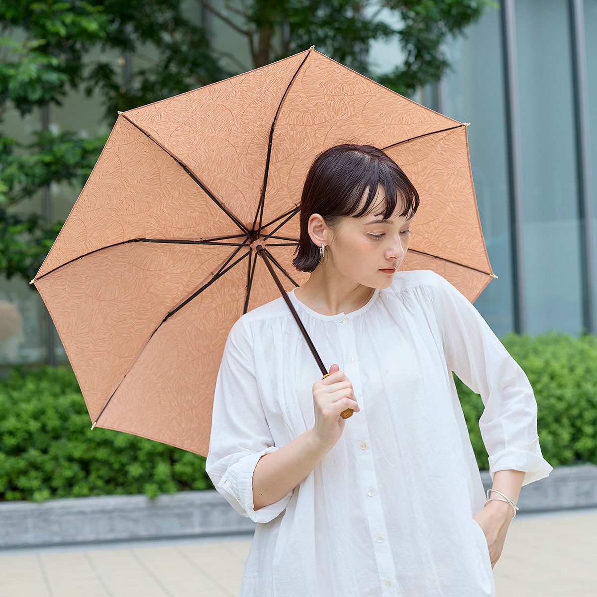 葉模様のジャカード生地で作った折り畳み日傘