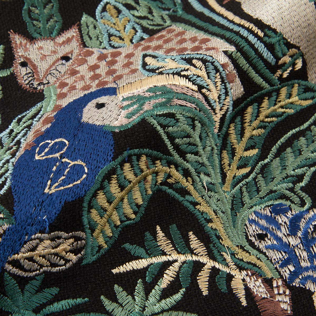 ジャングル刺繍クッションカバー