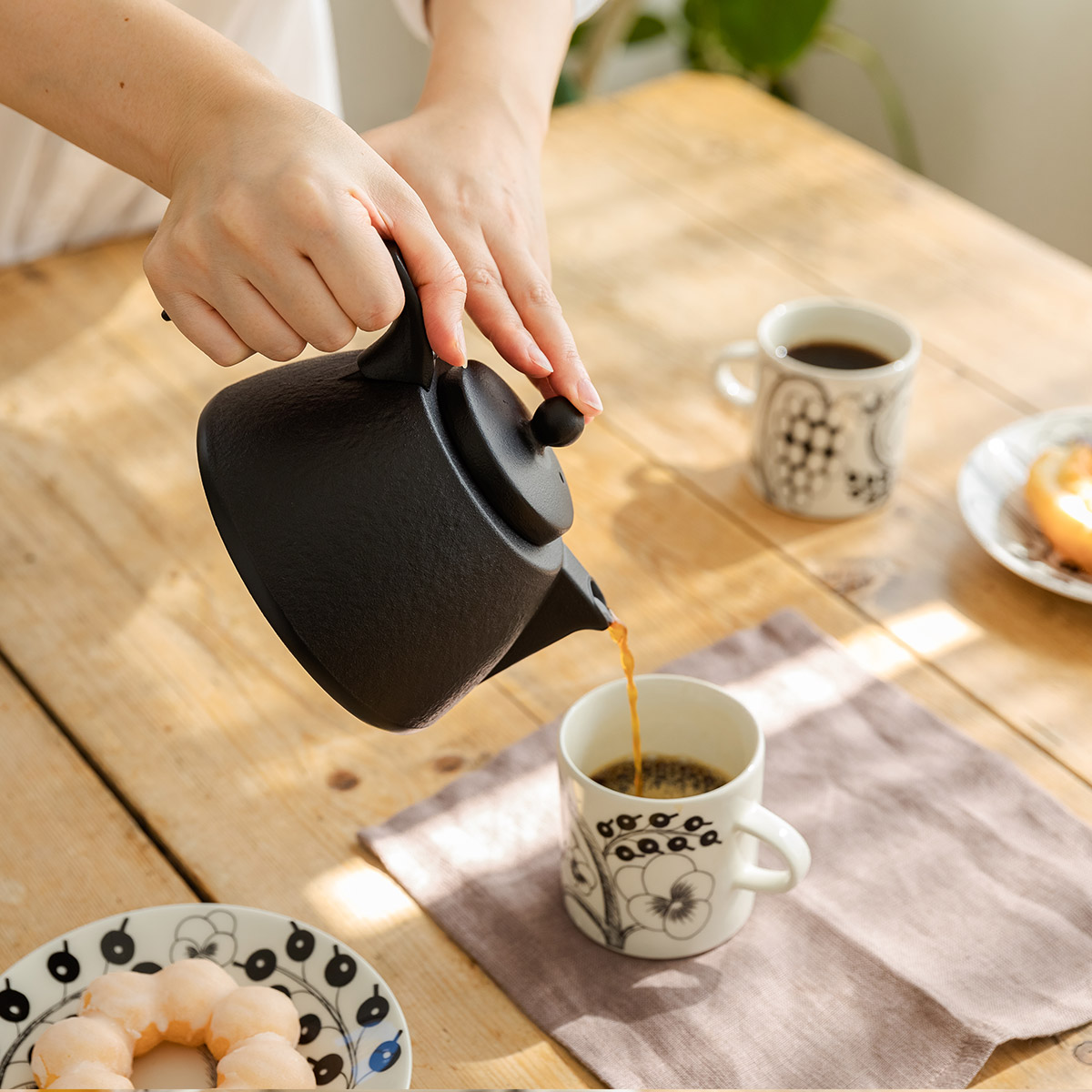 南部鉄器 岩鋳 コーヒーポット・セット(黒) ドリッパー、茶こしアミ付