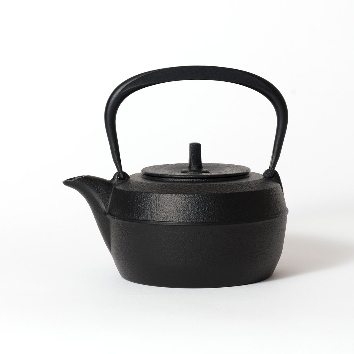 【3BUY20%OFF対象】【岩鋳】南部鉄器 鉄瓶 ケトルバウム黒焼付 1.1L IH対応