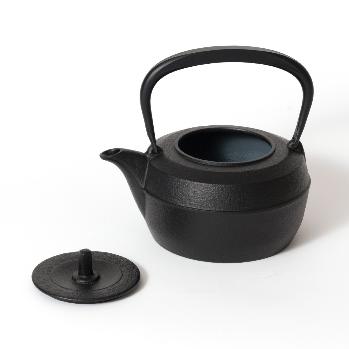 【3BUY20%OFF対象】【岩鋳】南部鉄器 鉄瓶 ケトルバウム黒焼付 1.1L IH対応
