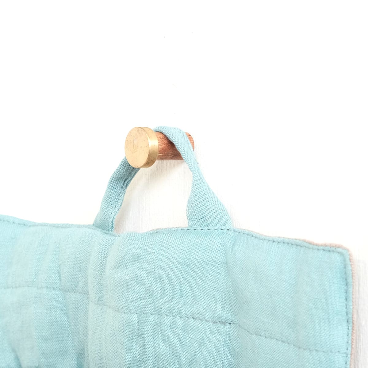 穴が目立ちにくい 木とBRASSのピンフック