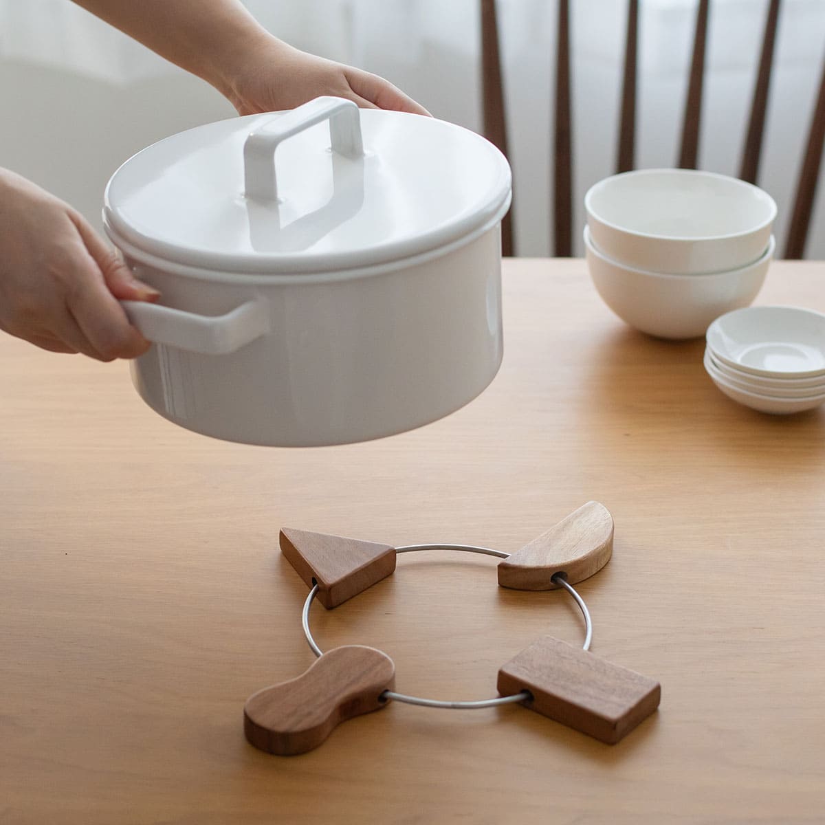 サイズが変えられる 木の鍋敷き