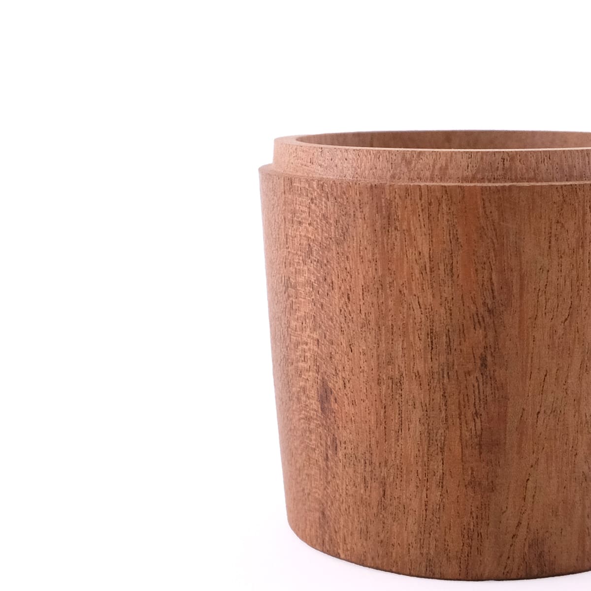 ミラー付きの木の小物入れ