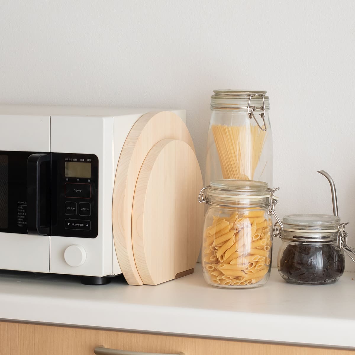 飛騨ひのき スタンド付き丸型まな板 S