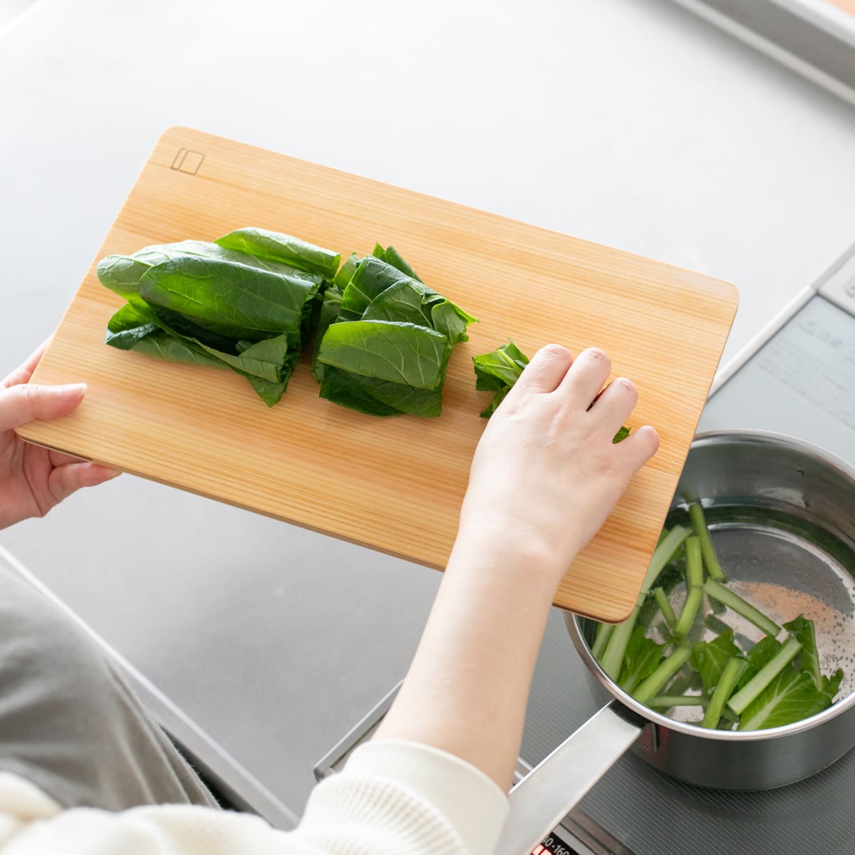 【だけメシちはるさんコラボ】四万十ひのきの極薄まな板 長方形M
