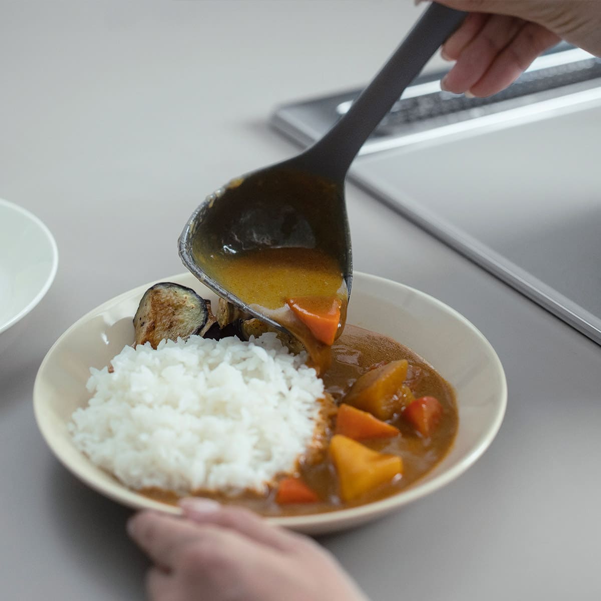 【marna】すくいやすいお玉M(ダークグレー)