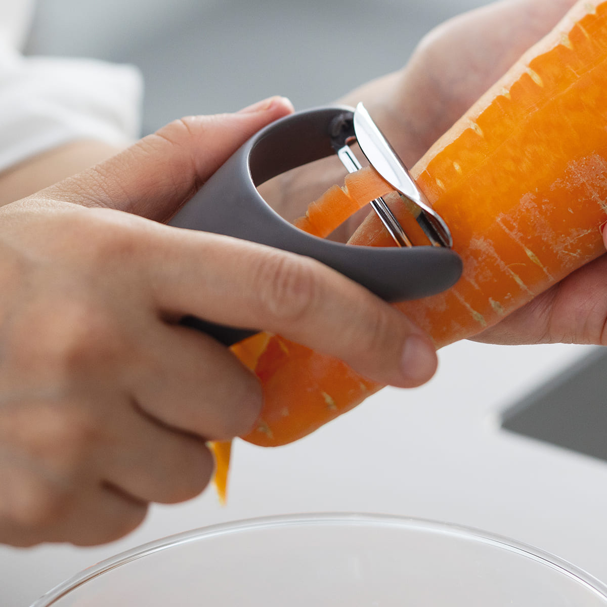 【marna】小回りのきくピーラー