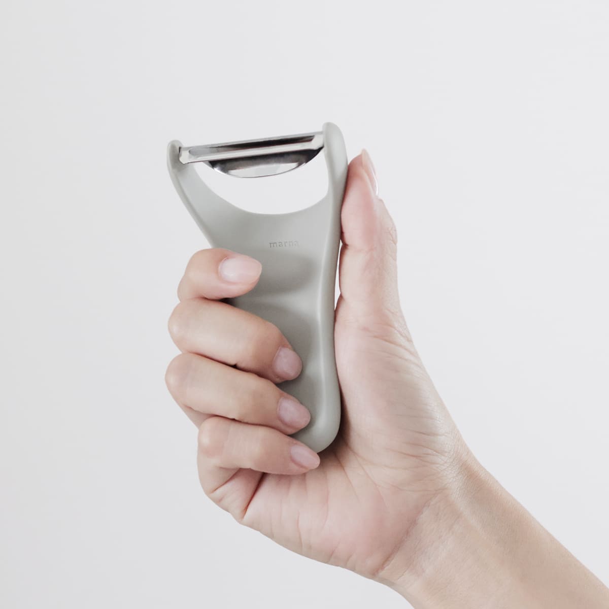 【marna】小回りのきくピーラー