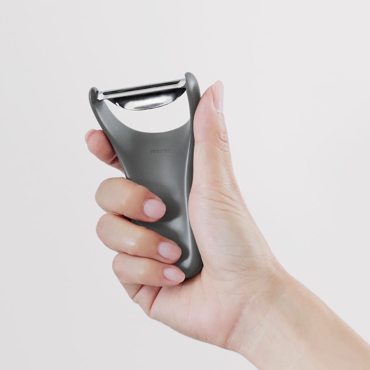 【marna】小回りのきくピーラー