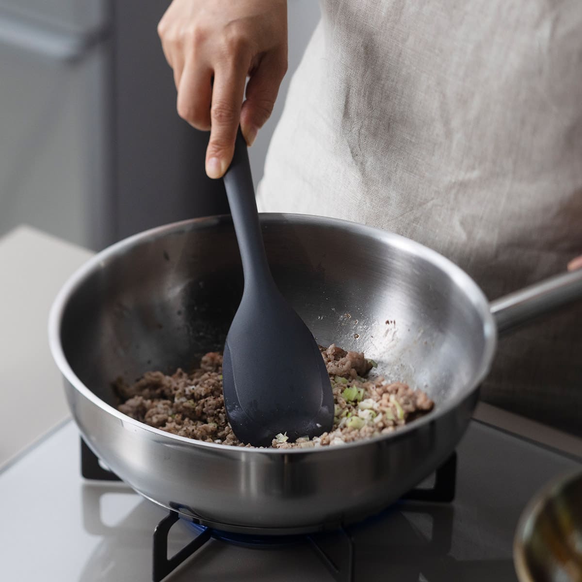 【marna】炒めやすいスプーンヘラ(ダークグレー)