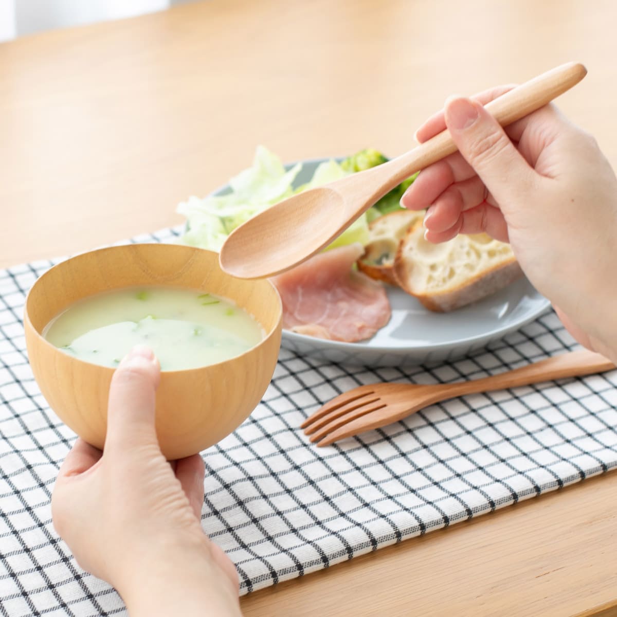 食洗器対応 天然木のウッドボウル 中(ラウンド／ナチュラル)