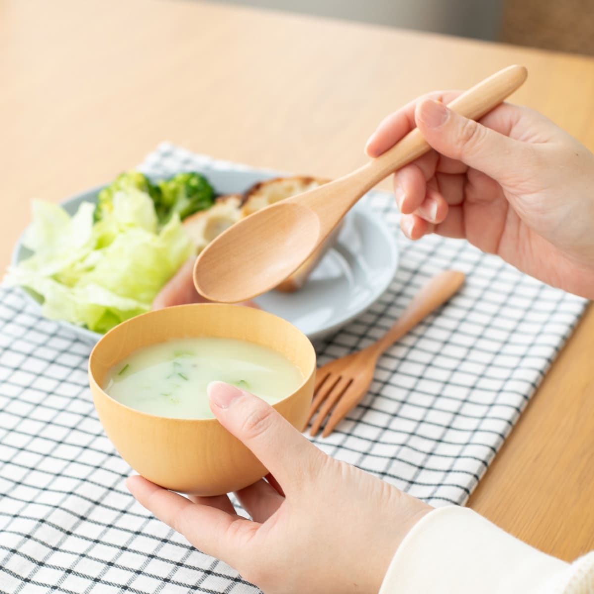 食洗器対応 天然木のウッドボウル 小(ラウンド／ナチュラル)