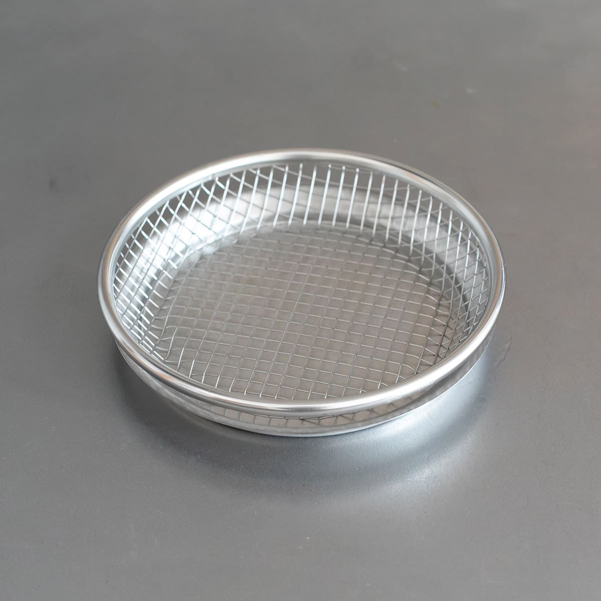 【and】ステンレス浅型ザル16cm