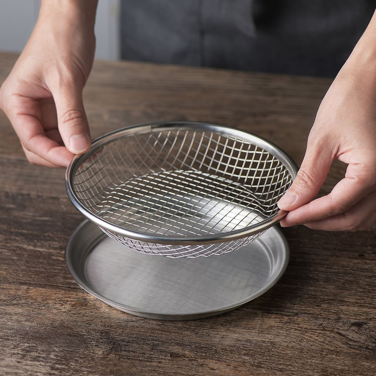 【and】ステンレス浅型ザル16cm