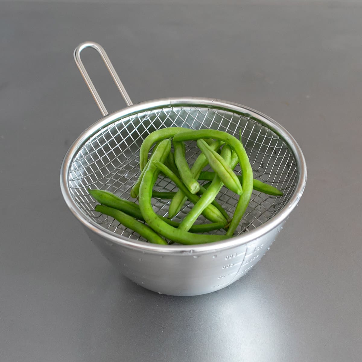 【and】ステンレス浅型ザル16cm