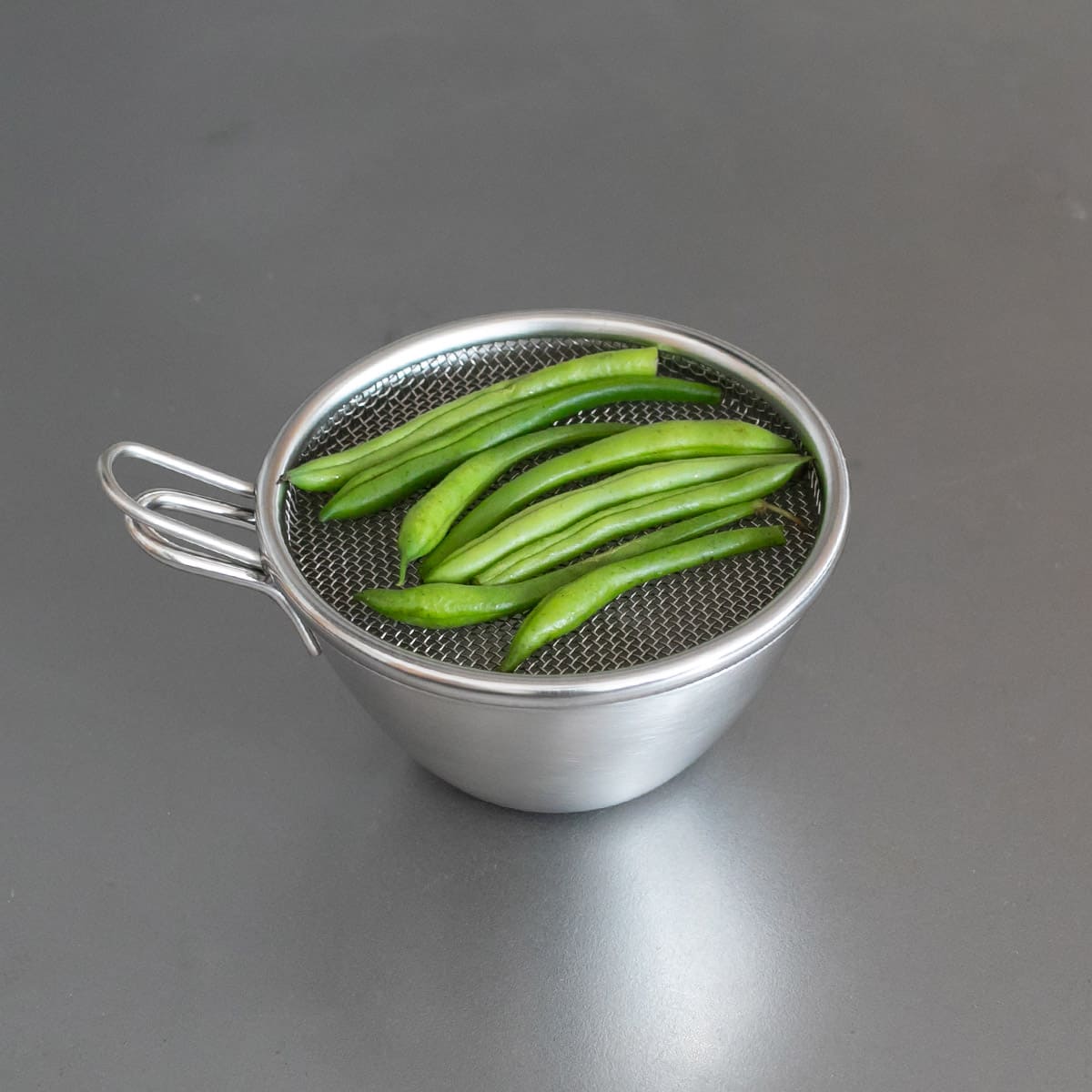 【and】ステンレス手付きストレーナー13cm