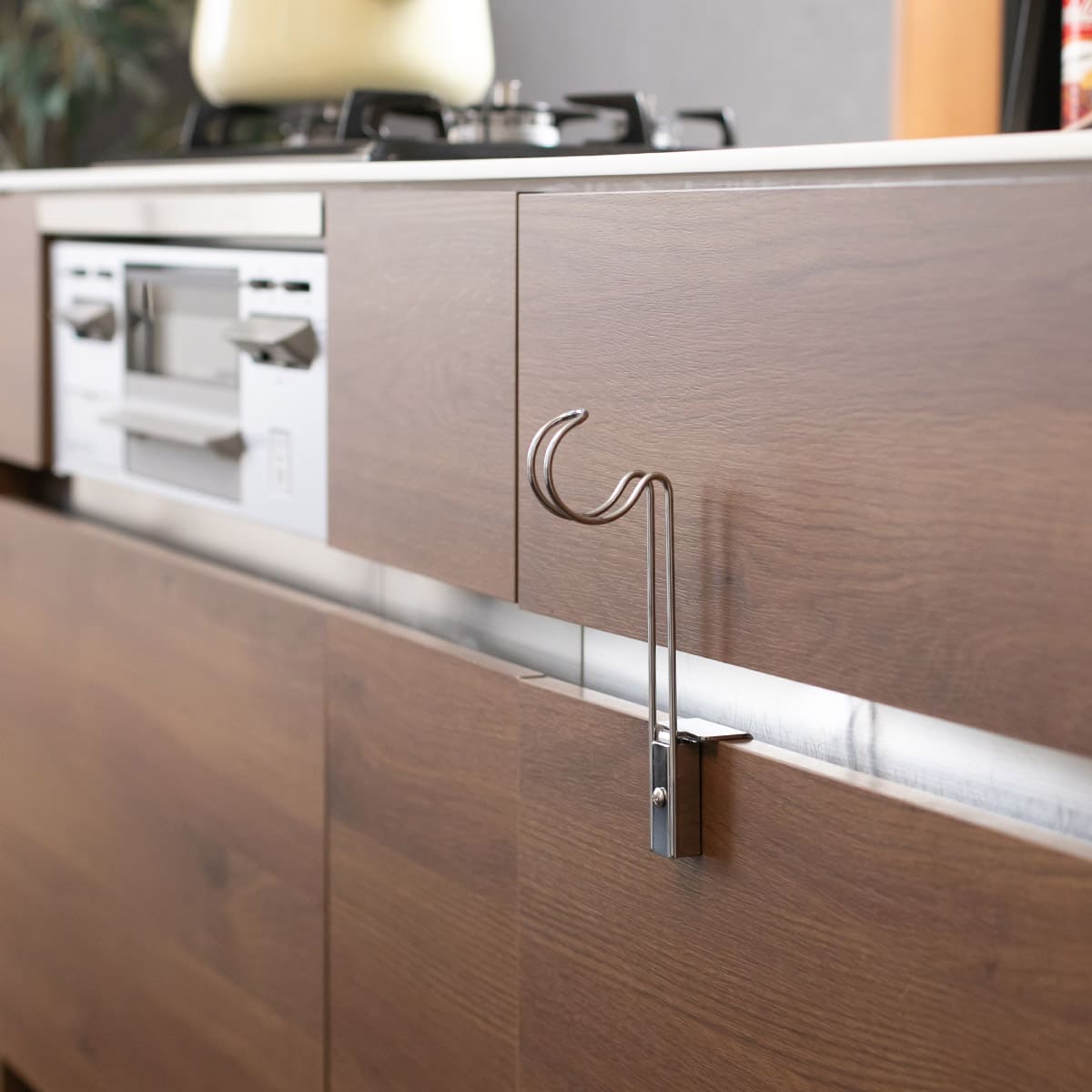 浮いてみえるタオルホルダー ロータイプ