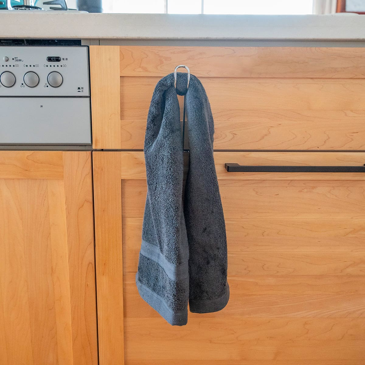 浮いてみえるタオルホルダー ロータイプ