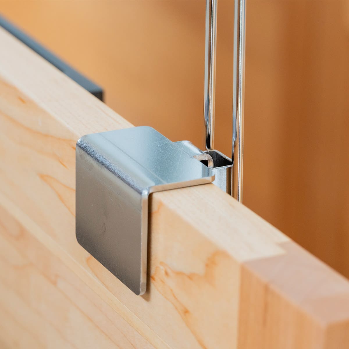 浮いてみえるタオルホルダー ロータイプ