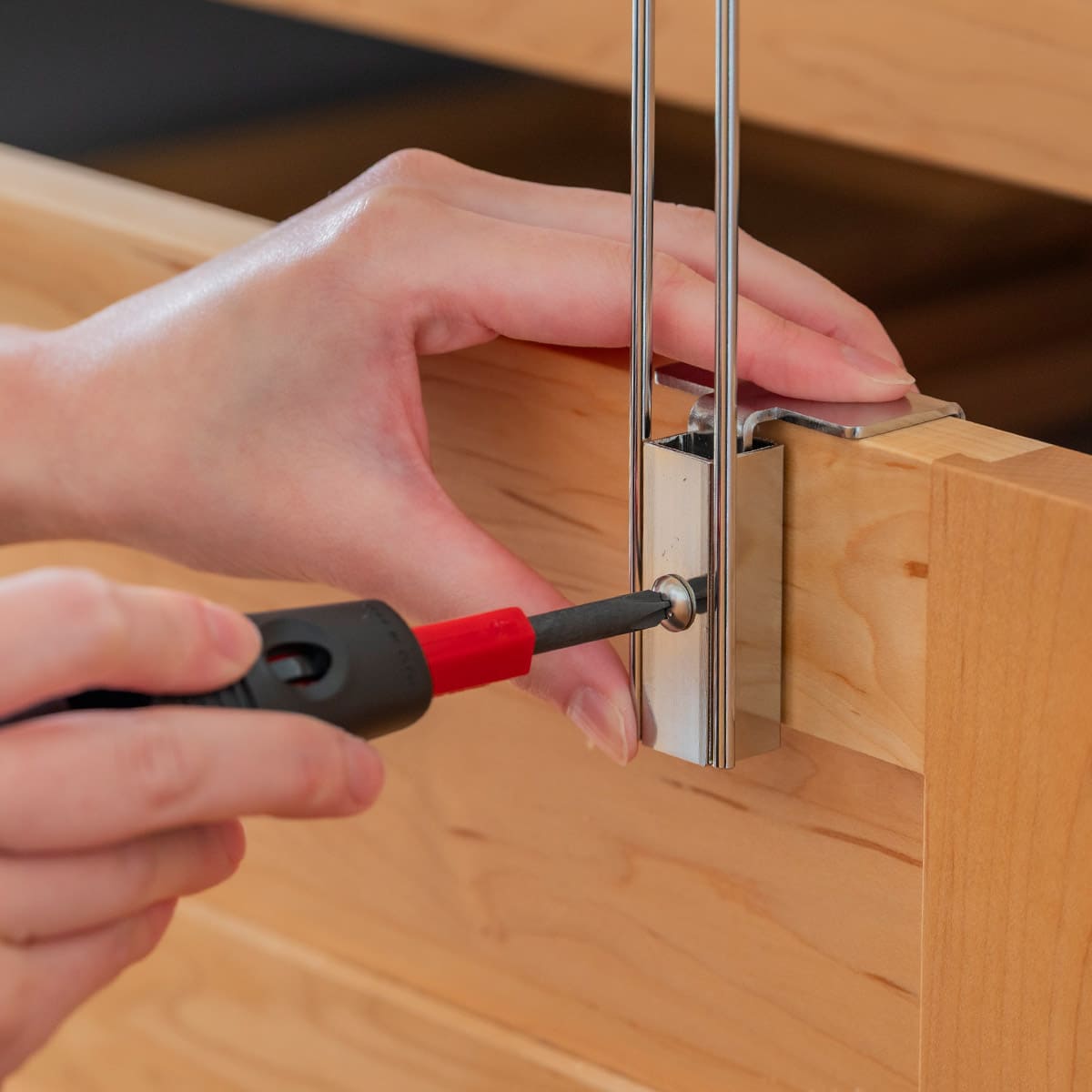 浮いてみえるタオルホルダー ロータイプ