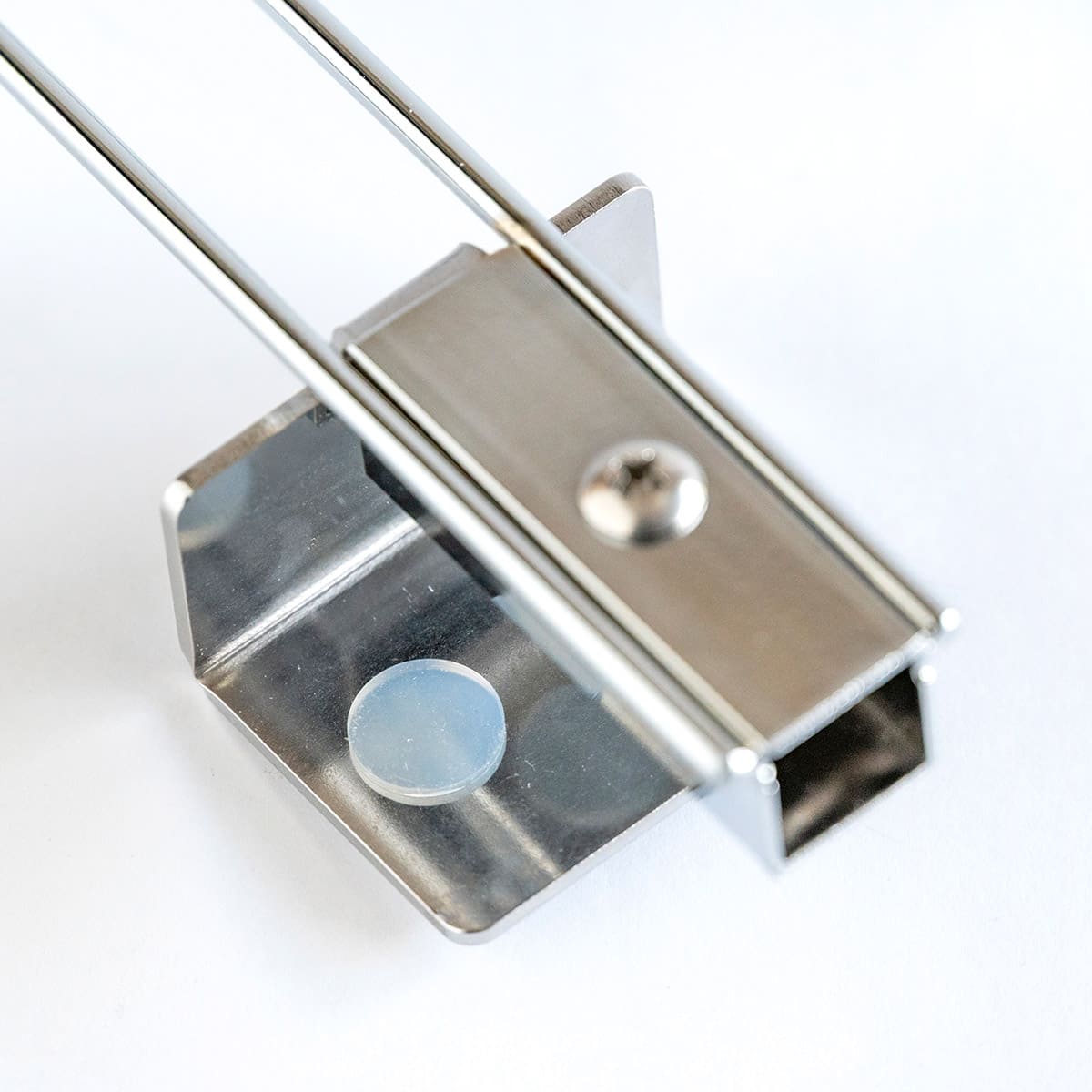 浮いてみえるタオルホルダー ロータイプ