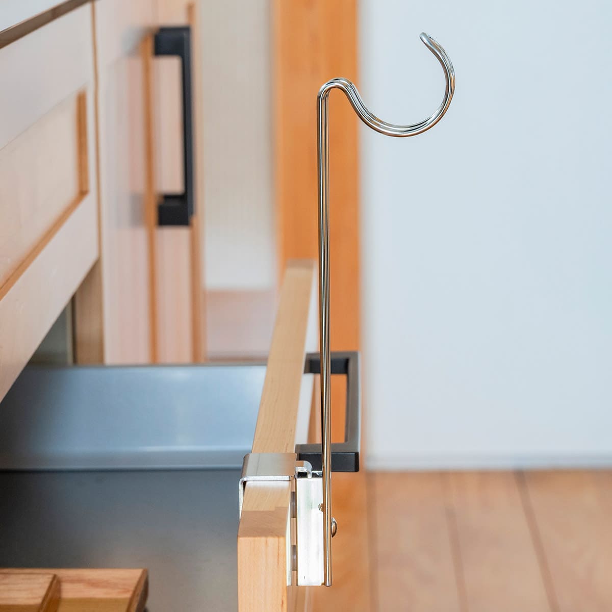 浮いてみえるタオルホルダー ハイタイプ