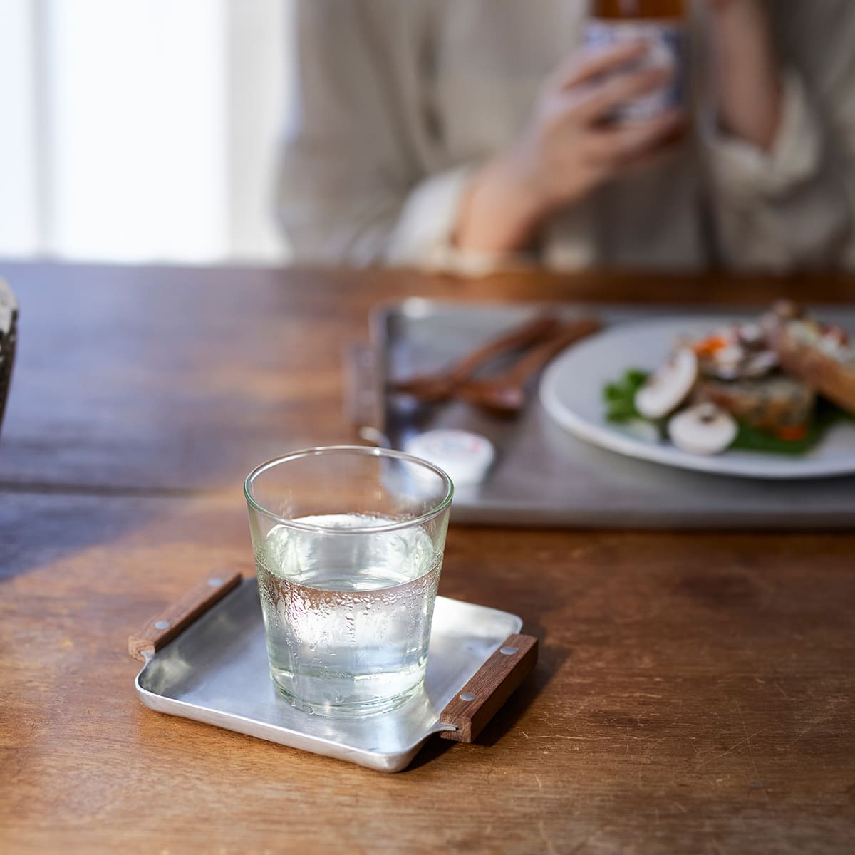 木の持ち手のアルミトレー ミニ