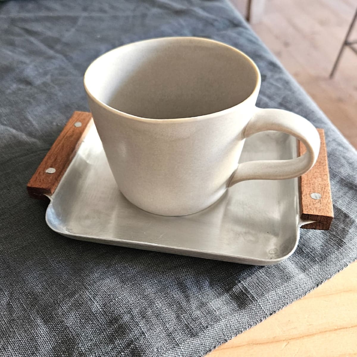 木の持ち手のアルミトレー ミニ