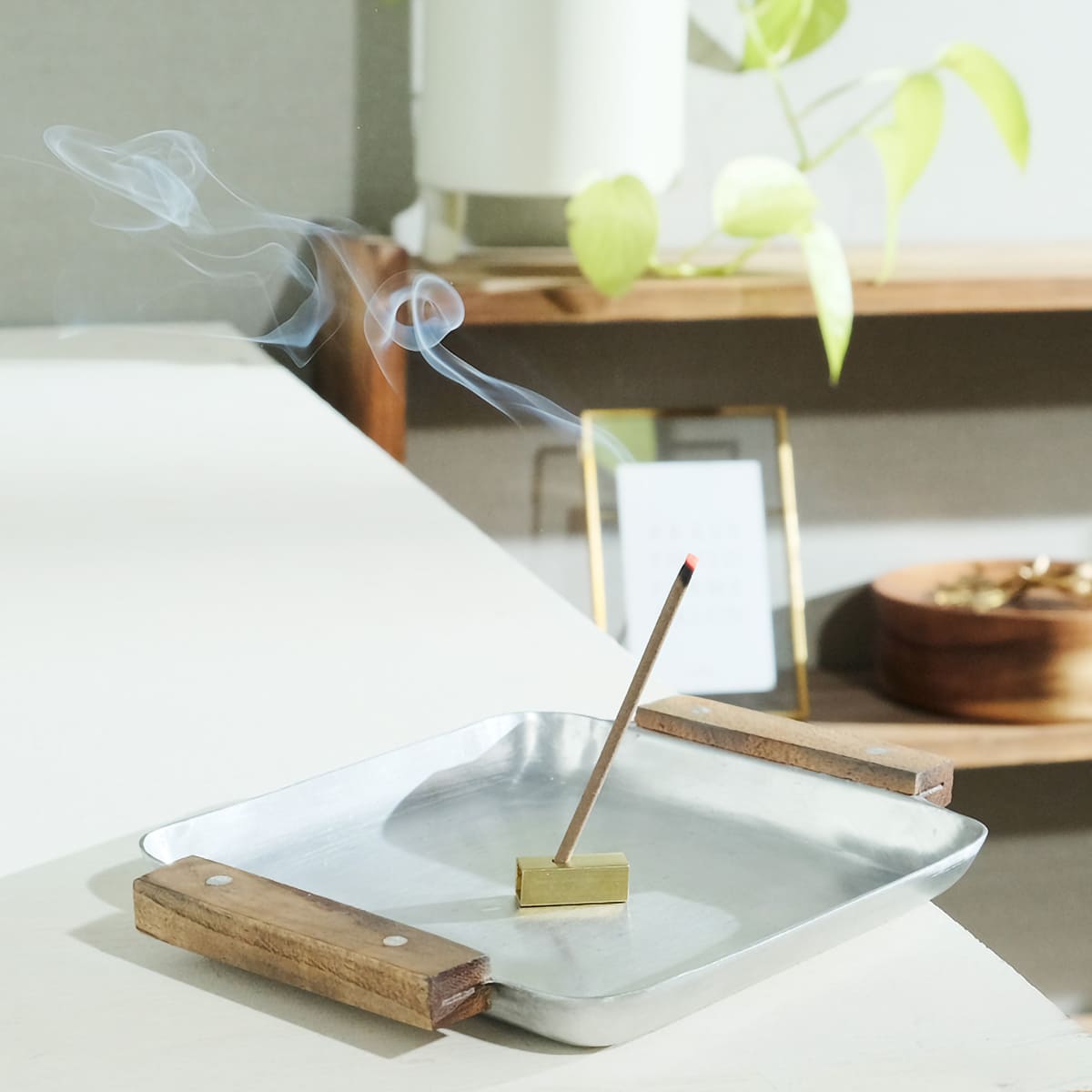 木の持ち手のアルミトレー ミニ