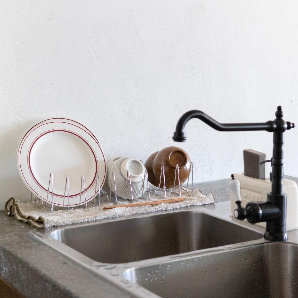 コンパクトになる水切りラック