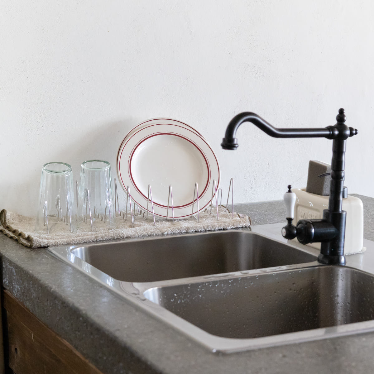 コンパクトになる水切りラック