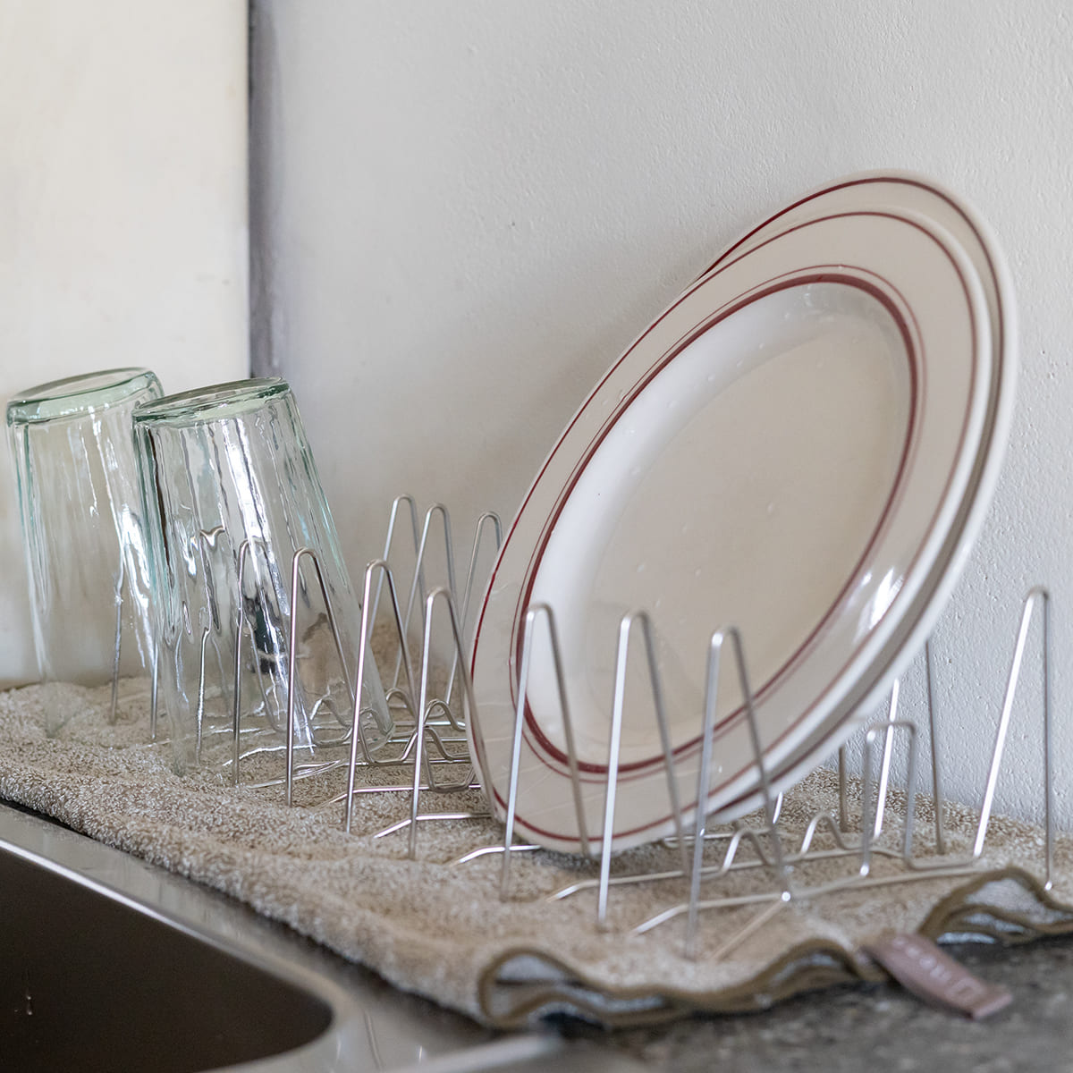 コンパクトになる水切りラック