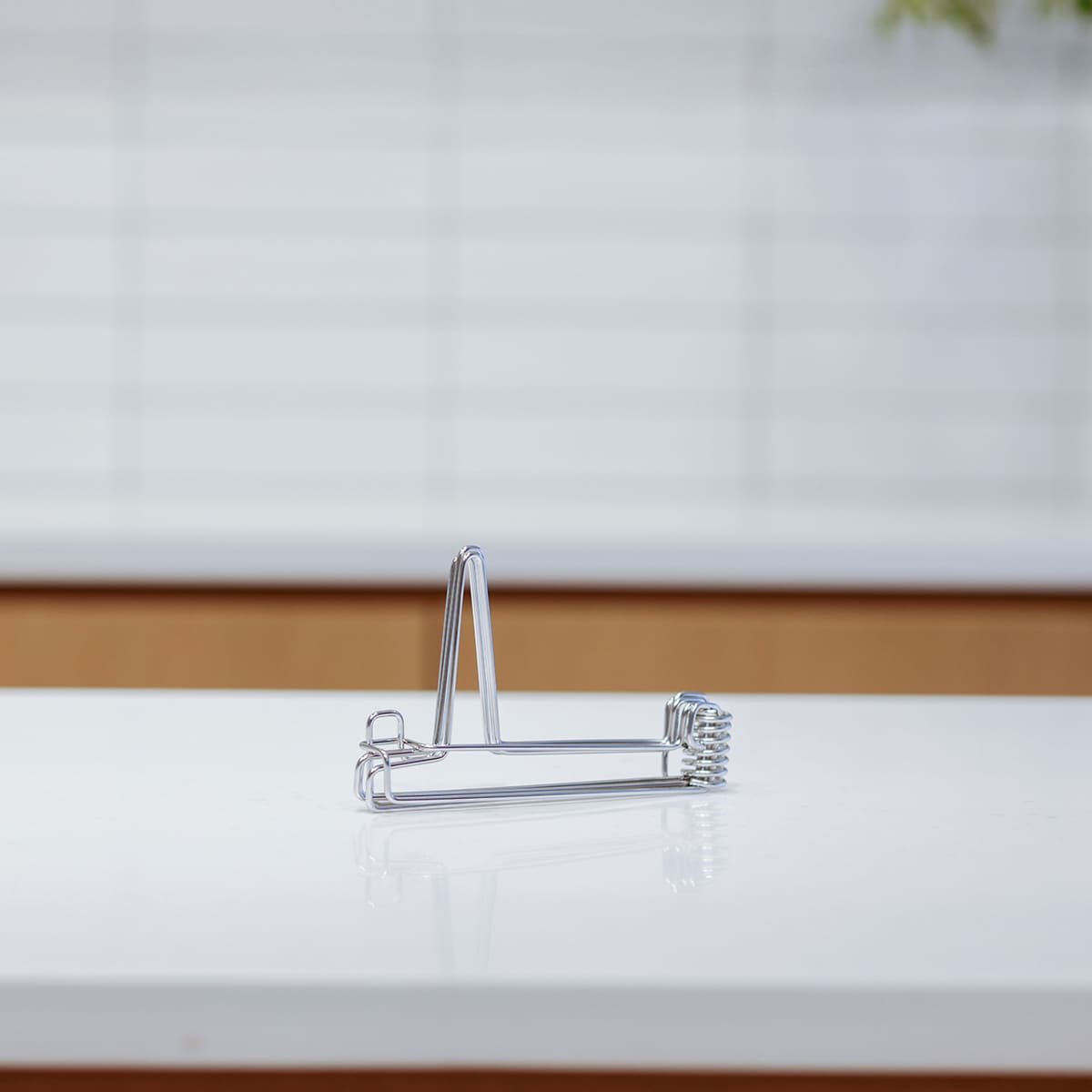 コンパクトになるボトルスタンド