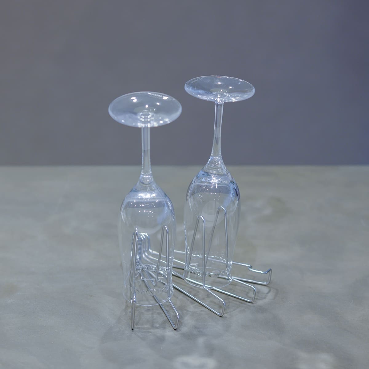 コンパクトになるボトルスタンド