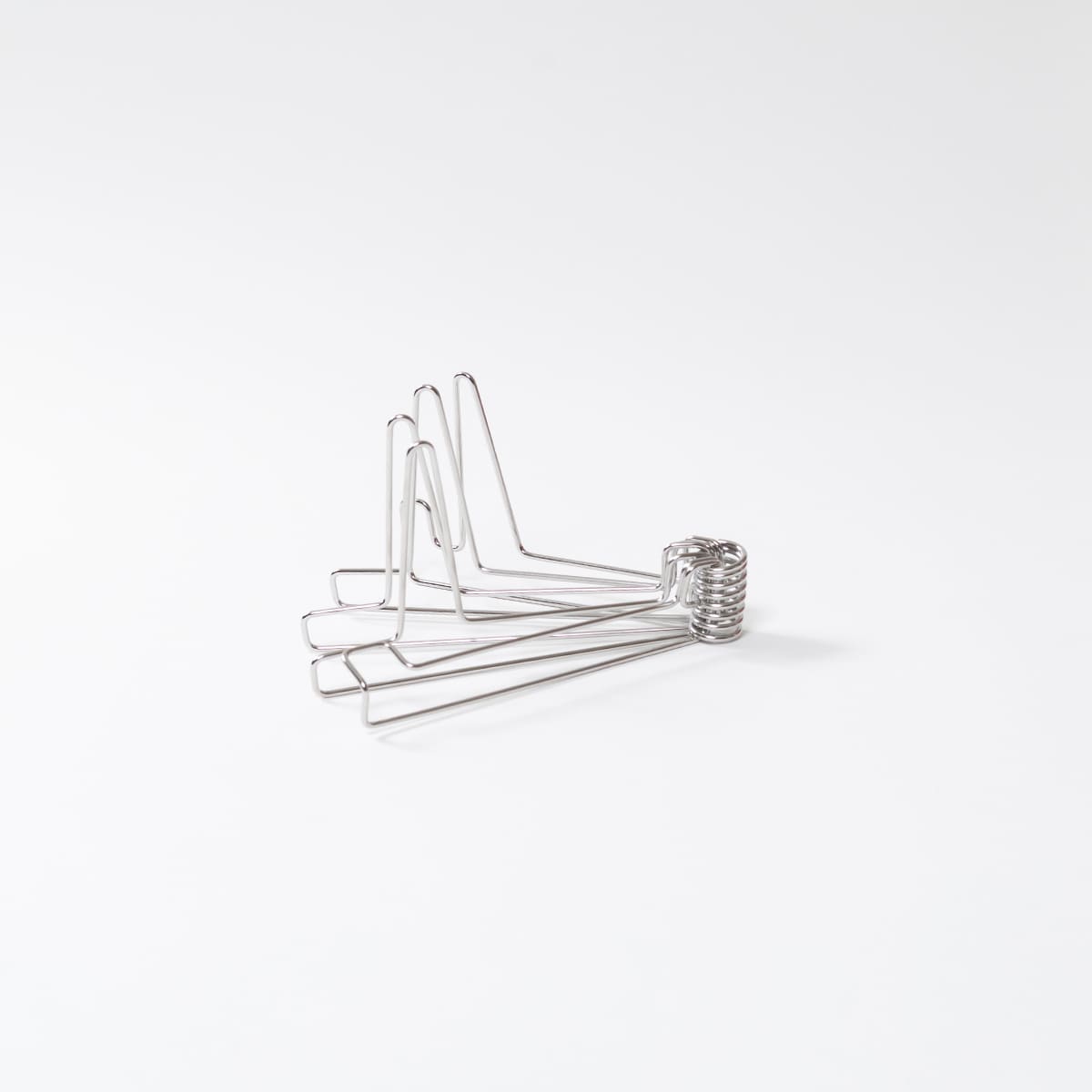 コンパクトになるボトルスタンド