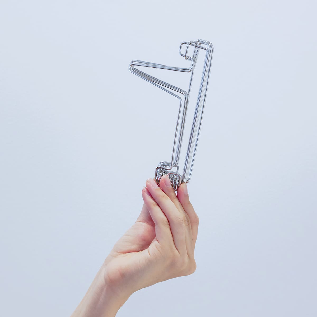 コンパクトになるボトルスタンド