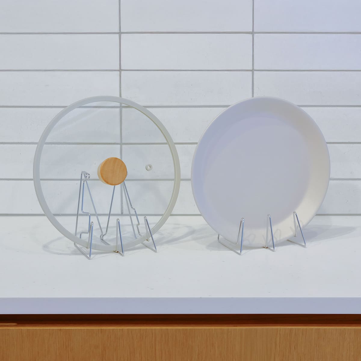 コンパクトになるまな板スタンド