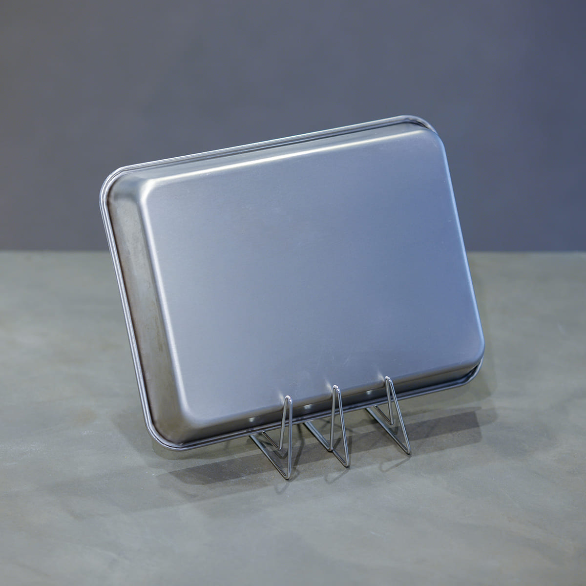 コンパクトになるまな板スタンド