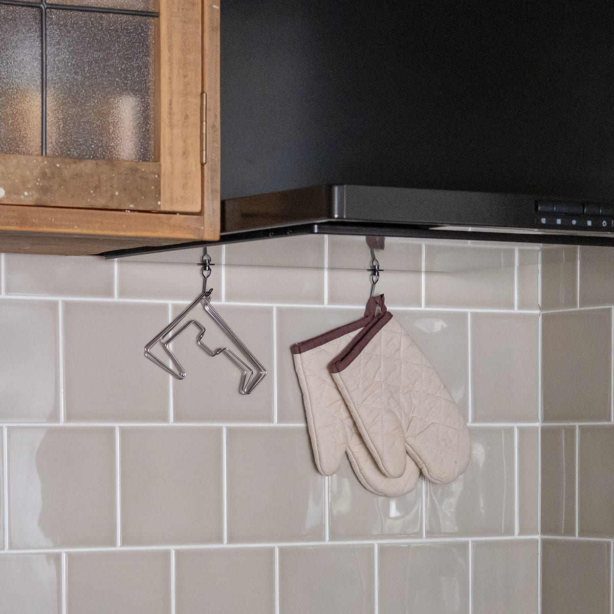 コンパクトになるまな板スタンド