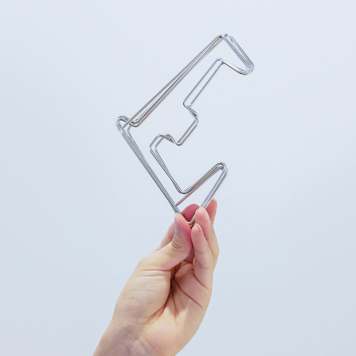 コンパクトになるまな板スタンド