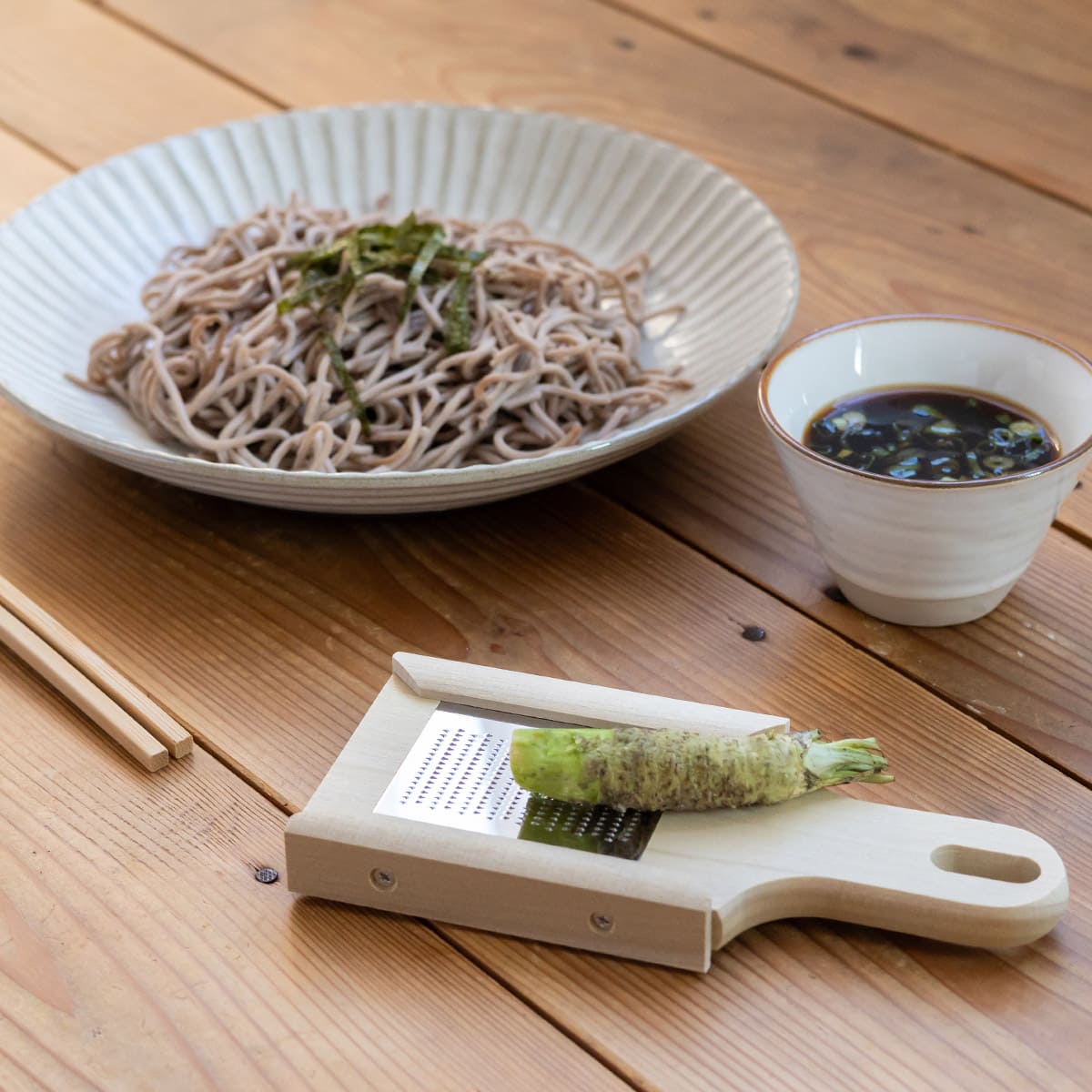 燕三条製 朴の木を使った手のひら薬味おろし