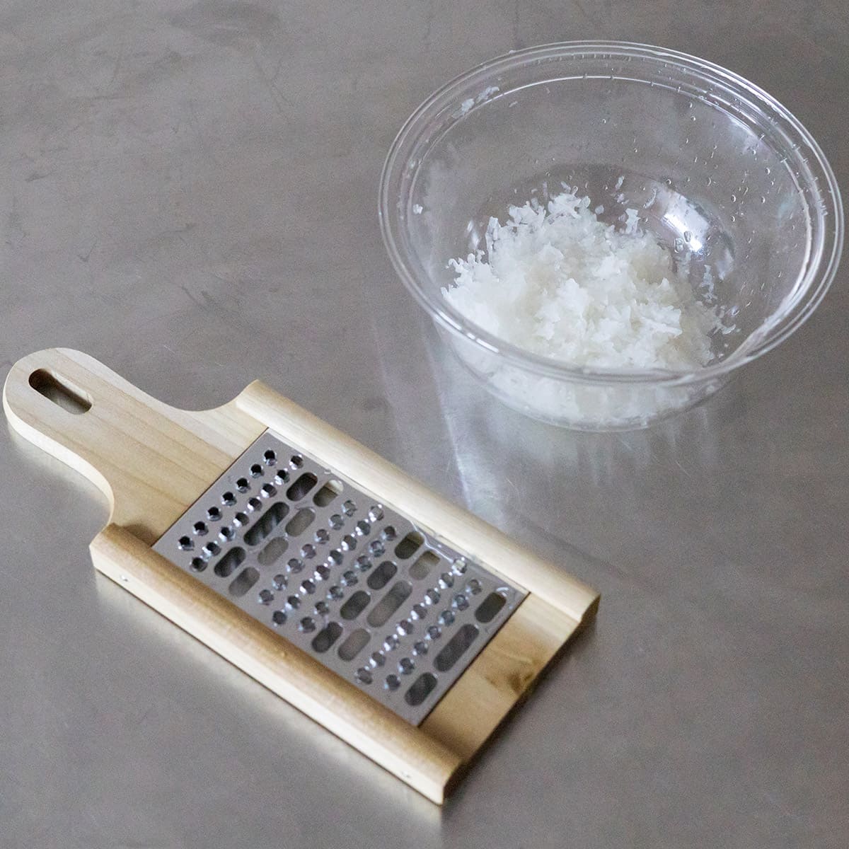 燕三条製 朴の木を使ったおろし器