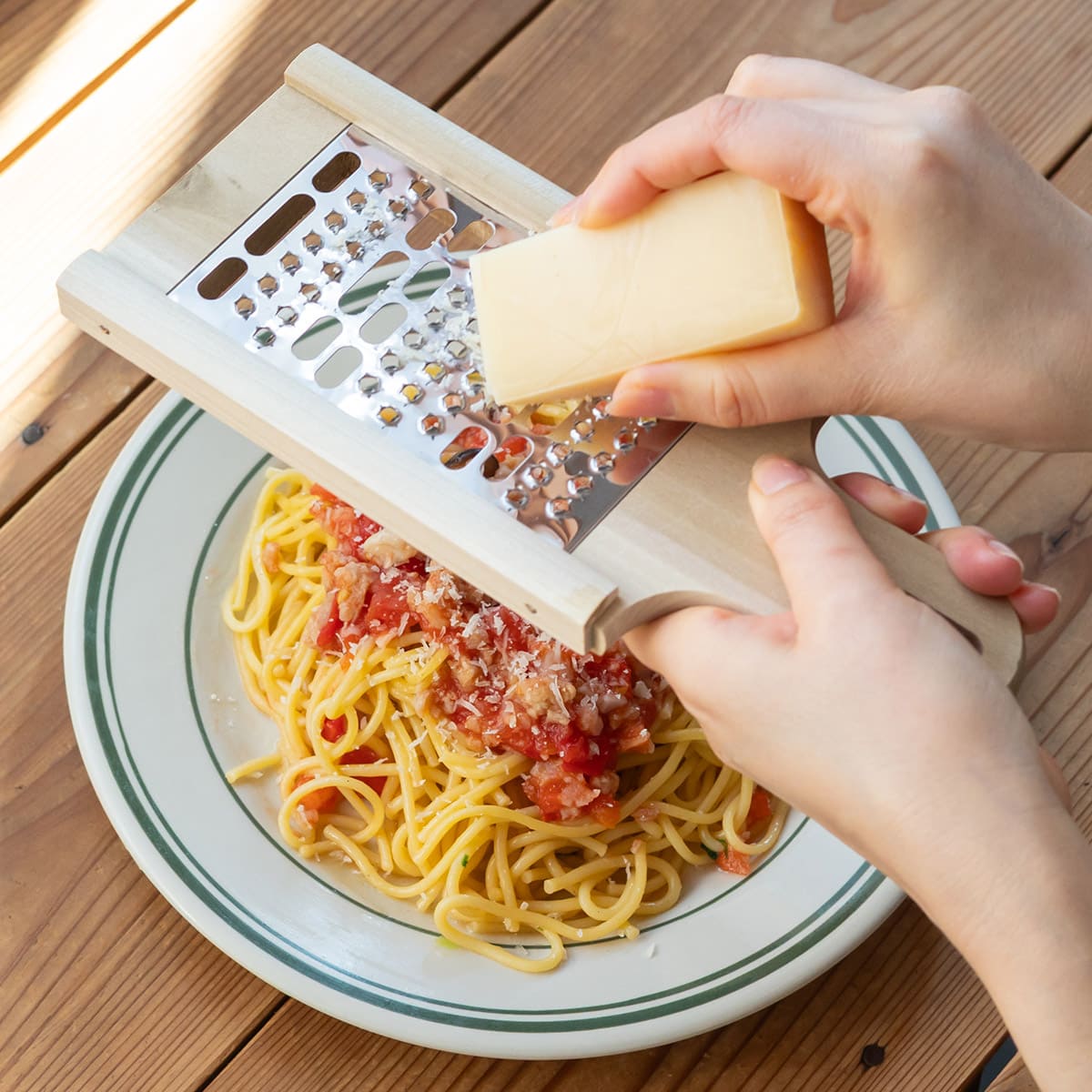 燕三条製 朴の木を使ったおろし器