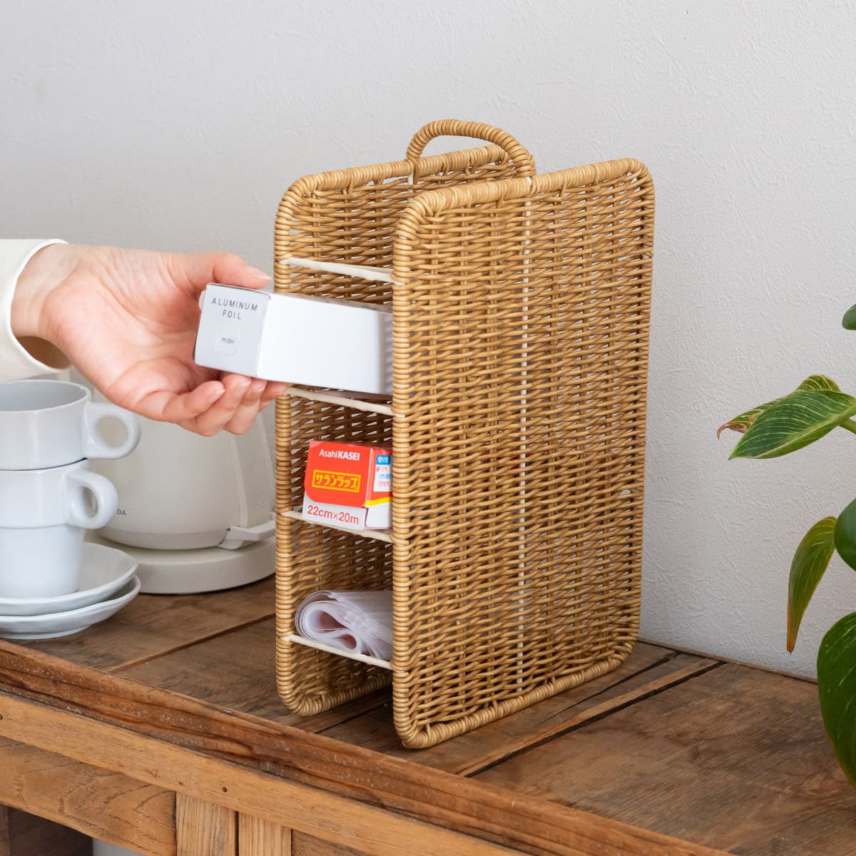 洗えるカゴ ラップストッカー