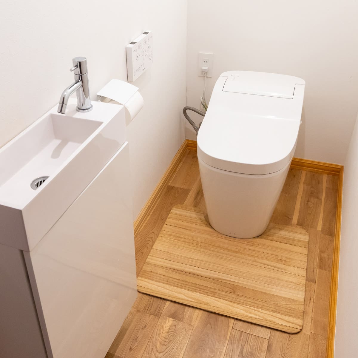 桐製 丸めて収納できる撥水トイレマット 60×55cm