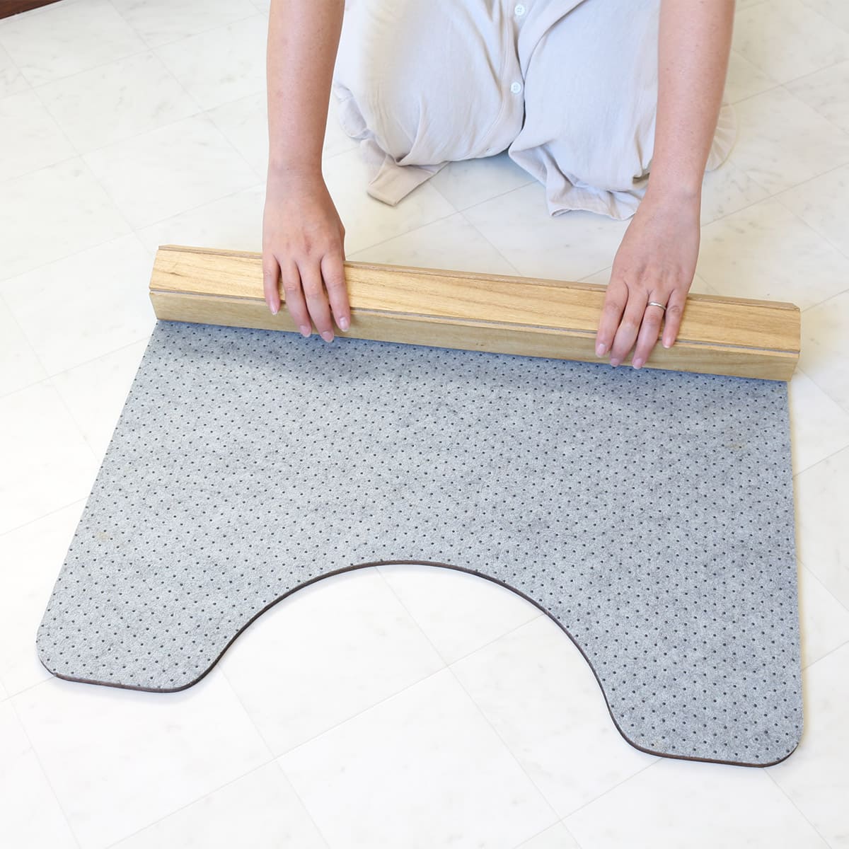 桐製 丸めて収納できる撥水トイレマット 60×80cm