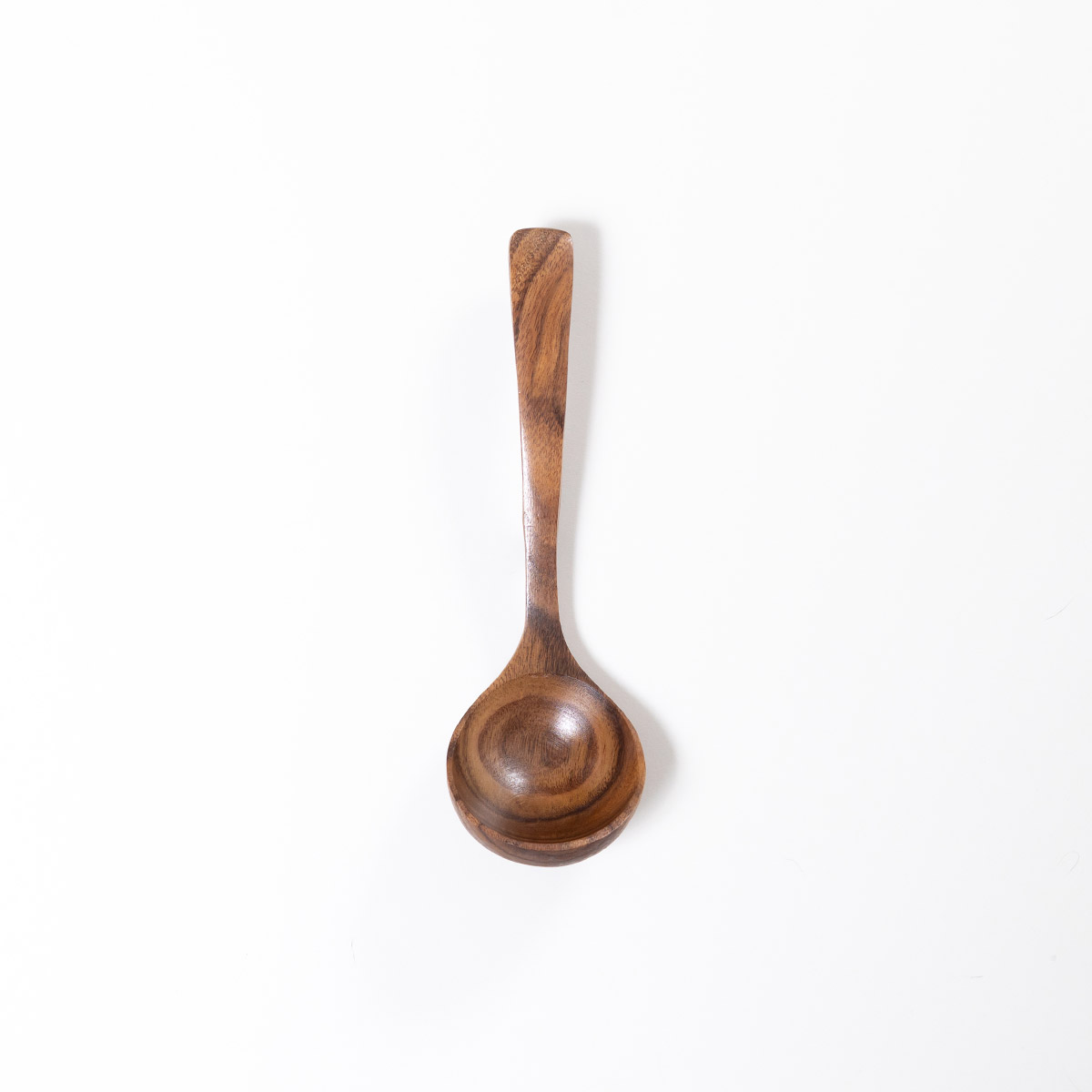 お鍋のフチに引っ掛けられる天然木のお玉 小