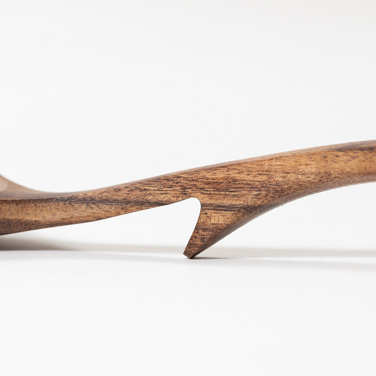 お鍋のフチに引っ掛けられる天然木のお玉 小