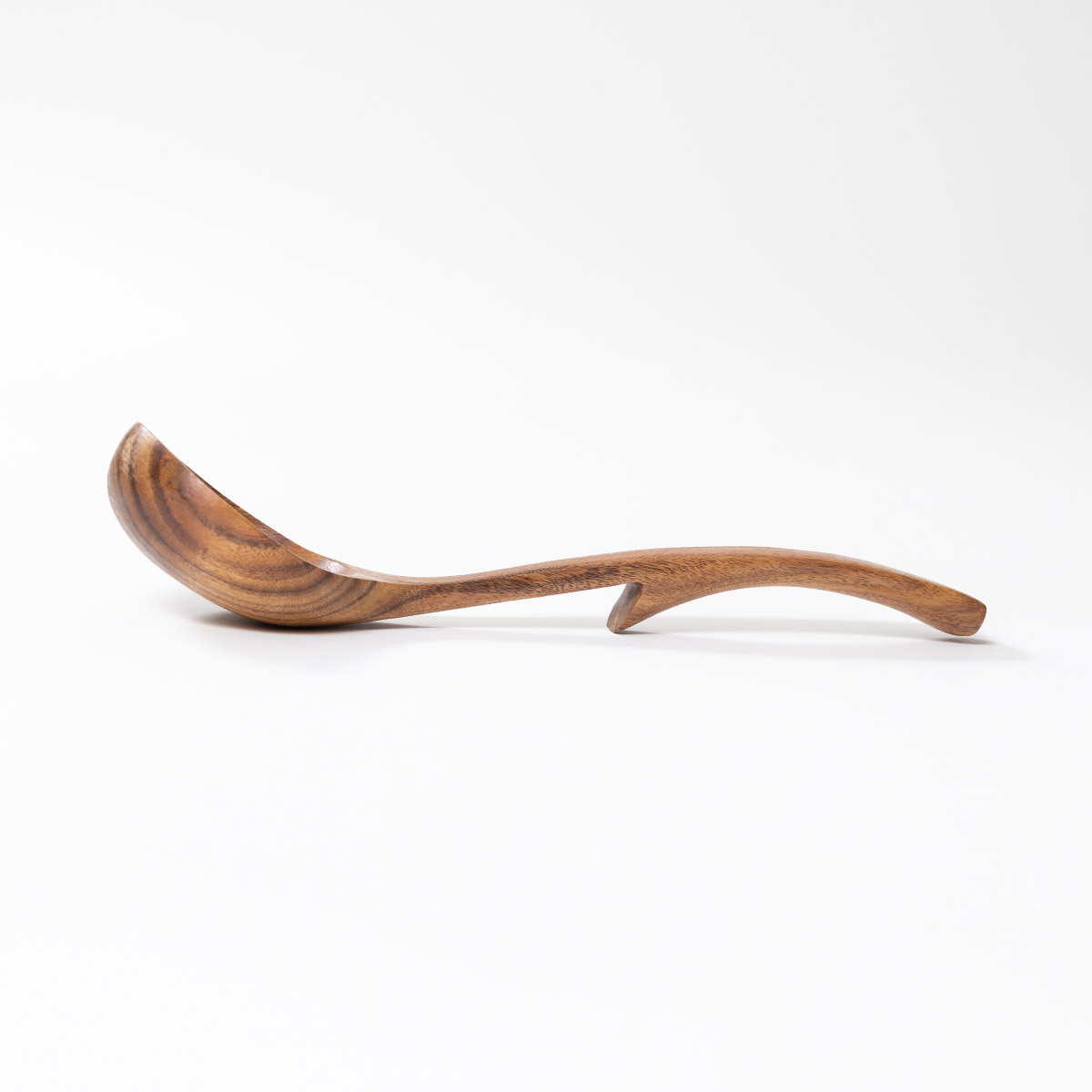 お鍋のフチに引っ掛けられる天然木のお玉 大